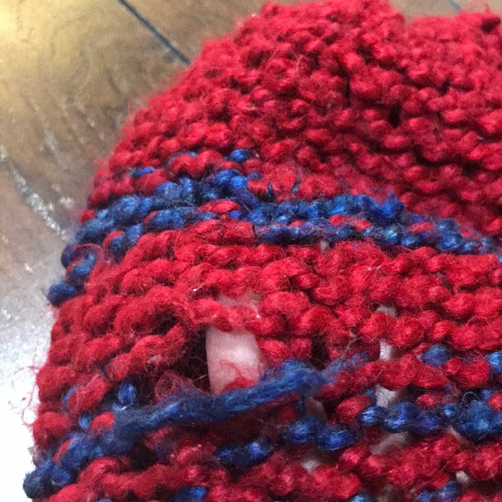 Lot of 4 Hand Knitted Crocheted Fall Winter Hats - Picture 2 of 2